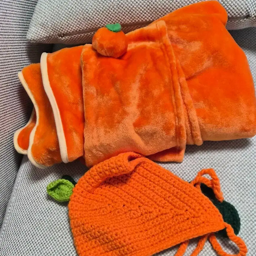 [BUNJANG] Hanwha Life Orange Cape and Tangerine Hat Set / 한화생명 오렌지망토와 감귤모자 세트