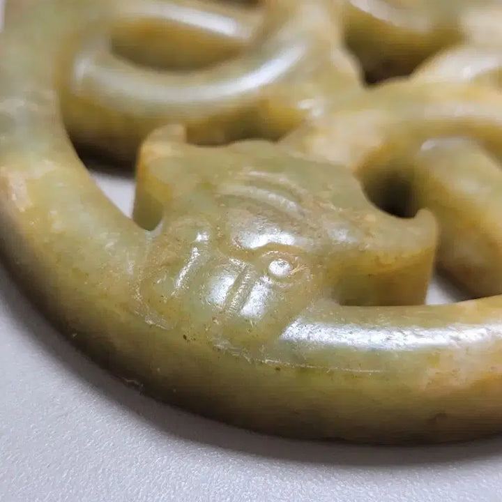 [BUNJANG] Unique Jade Pendant with Dragon Motif / 용문양 독특한 옥패 옥장신구