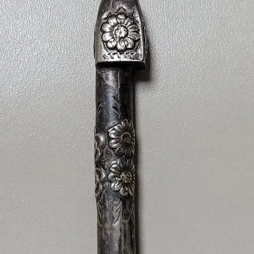 [BUNJANG] Sterling Silver Plum Blossom Chrysanthemum Inlaid Hairpin / 순은 오얏꽃 국화문 은비녀