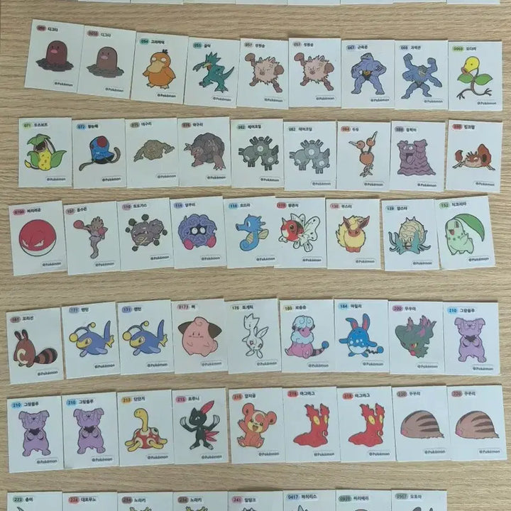 [BUNJANG] Pokemon Sticker Bundle (Popular &amp; Legendary Included) + Cookie Run &amp; Shin-chan Stickers / [일괄] 포켓몬 띠부씰 82장(인기 포켓몬, 전설 포함) + 서비스 쿠키런 띠부실 3장 짱구 띠부실 1장