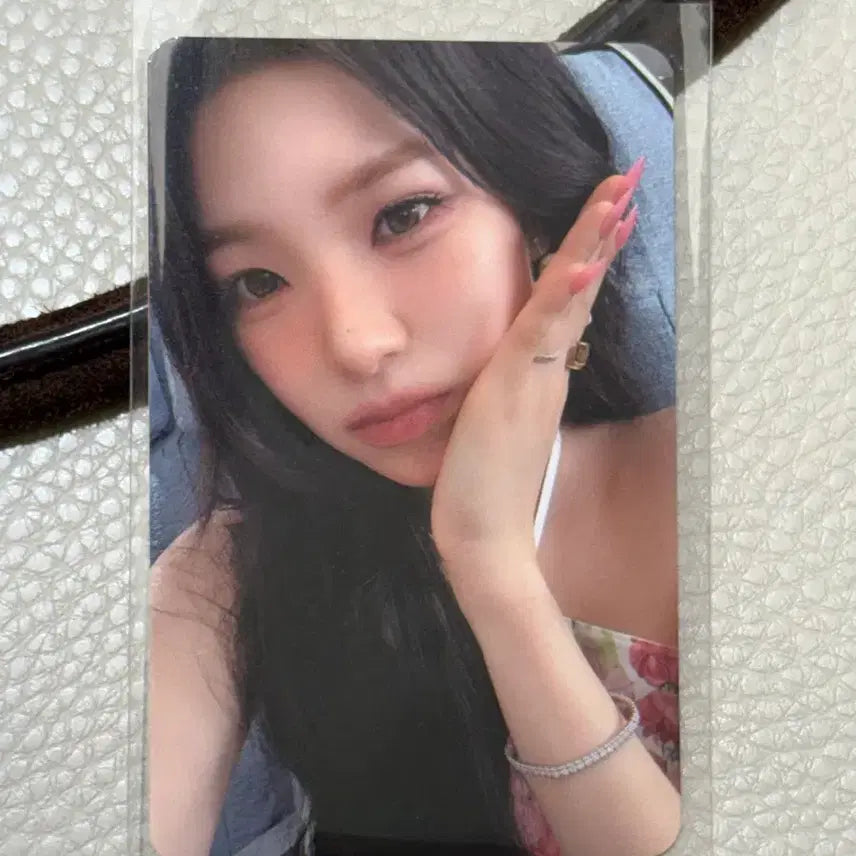 [BUNJANG] fromis_9 Jiheon Official Fanmeeting Photocard Vitamin / 프로미스나인 fromis_9 지헌 공방 포카 비타민 백지헌