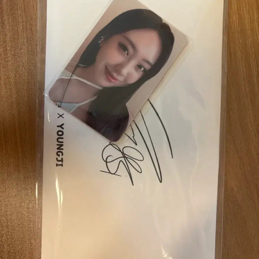 [BUNJANG] Dr.G Youngji Collaboration Scarf + Photocard Set (Sealed) / 미개봉) 닥터지 이영지 스카프+포토카드