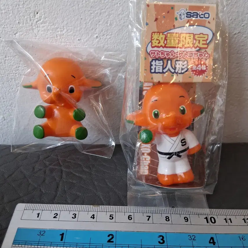 [BUNJANG] Sato-chan Figure Bundle Set (2 figures) / 사토짱 피규어 2개 일괄