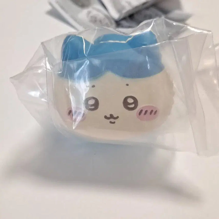 [BUNJANG] Hachiware Macaron Gacha Figure / 하치와레 마카롱 가챠 피규어