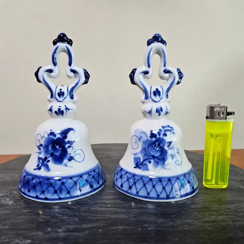 [BUNJANG] 1990s Vintage Russian Gzhel Handcrafted Porcelain Bells (Set of 2) / 90년대 올드 빈티지 러시아 그젤 핸드크래프티드 벨(Bell) 2pcs.