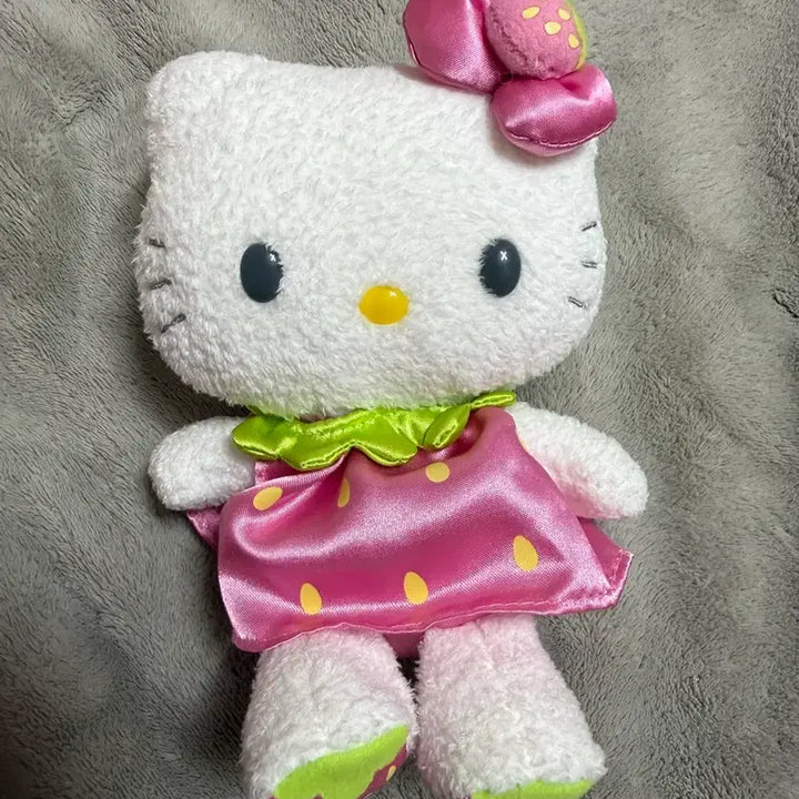[BUNJANG] Ichigo Hello Kitty Strawberry "Gyaru" Plush Doll / 키티 이치고 인형 딸기키티 미소녀 갸루 방꾸