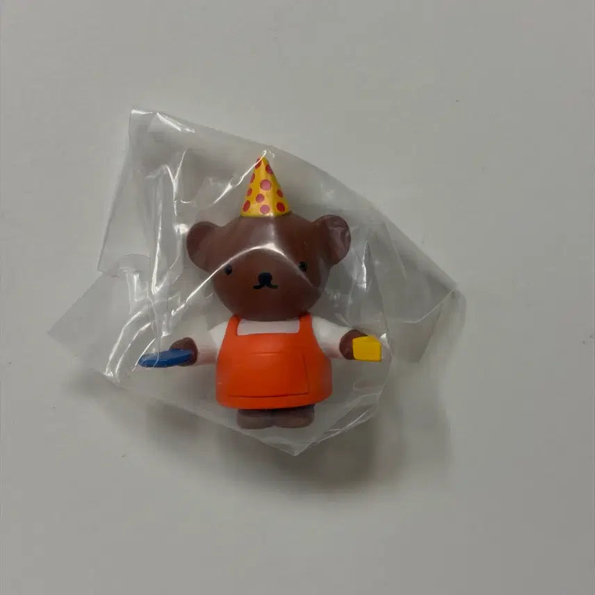 [BUNJANG] Miffy Boris Figure with Party Hat / 미피 가챠 보리스 피규어
