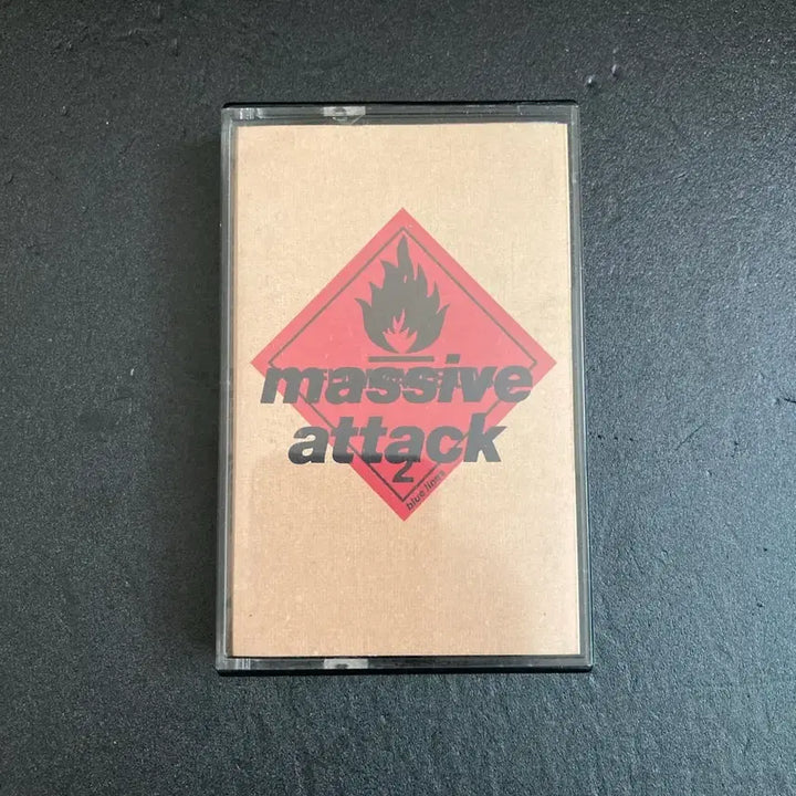 [BUNJANG] Massive Attack Blue Lines 1991 European First Press Cassette Tape / 매시브어택-Blue Lines 91년 유럽발매초반 카세트테입