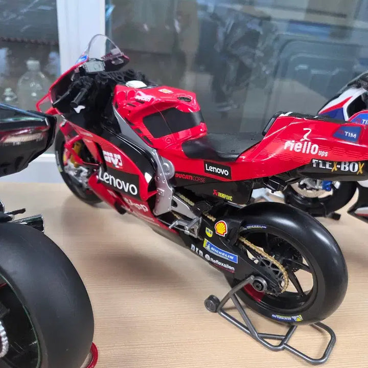 [BUNJANG] Ducati Panigale V4S Figure (1/6, 1/7 Scale) / 파니갈레 v4s 피규어