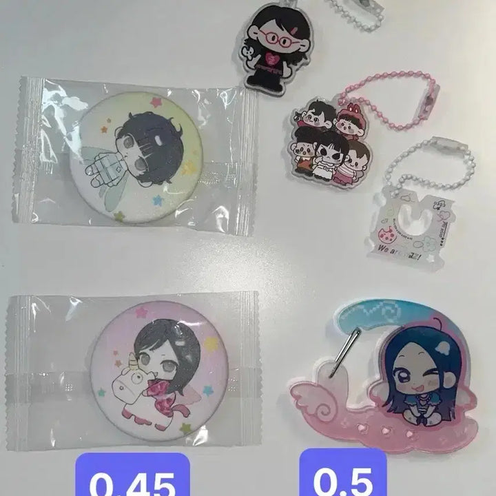 [BUNJANG] NewJeans Hanni Birthday Cafe Goods Pin Button, Keyring, Carabiner Set / 뉴진스 하니 생카 굿즈 판매