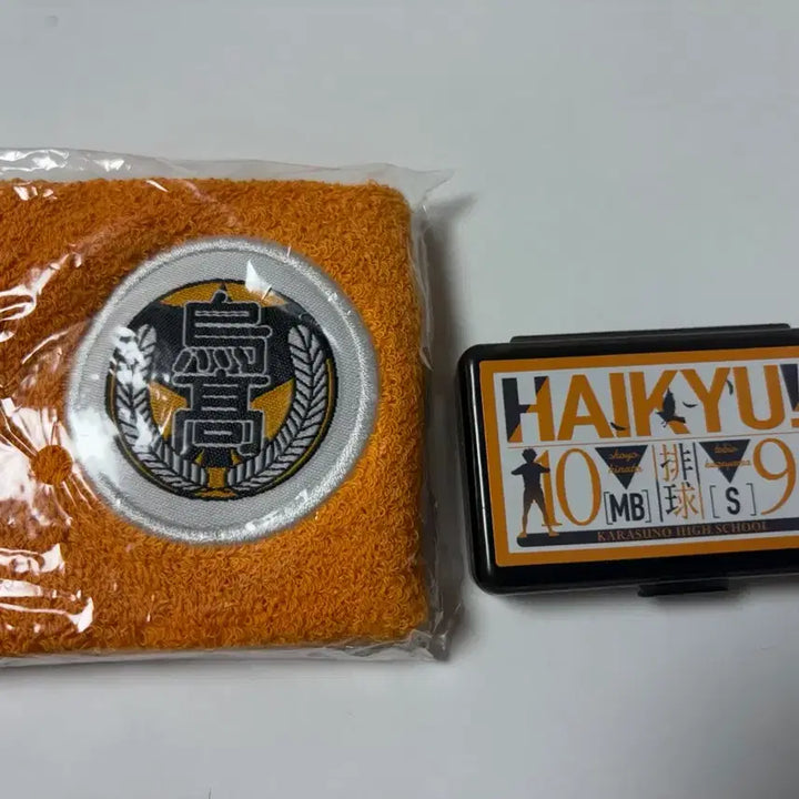 [BUNJANG] Haikyuu!! Karasuno Wristbands &amp; Hair Ties Mini Case Bundle / 하이큐 카라스노 손목밴드 아대 &amp;머리끈 미니 케이스 일괄