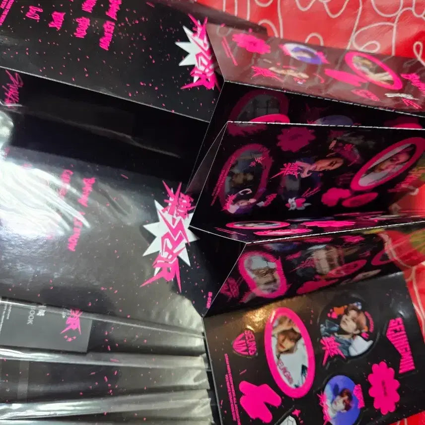 [BUNJANG] Stray Kids Rockstar Popup Store Sticker Book (Sealed) / (미개봉, 스티커 북) 락스타 팝업스토어 스티커 북 스트레이키즈 스키즈