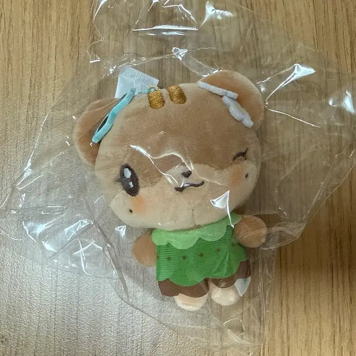 [BUNJANG] IVE Luvy Luvy Tanning Mini Leeb Beanie Keychain LEO / 아이브 태닝 미니브 플러시 키링 이랑이 이서