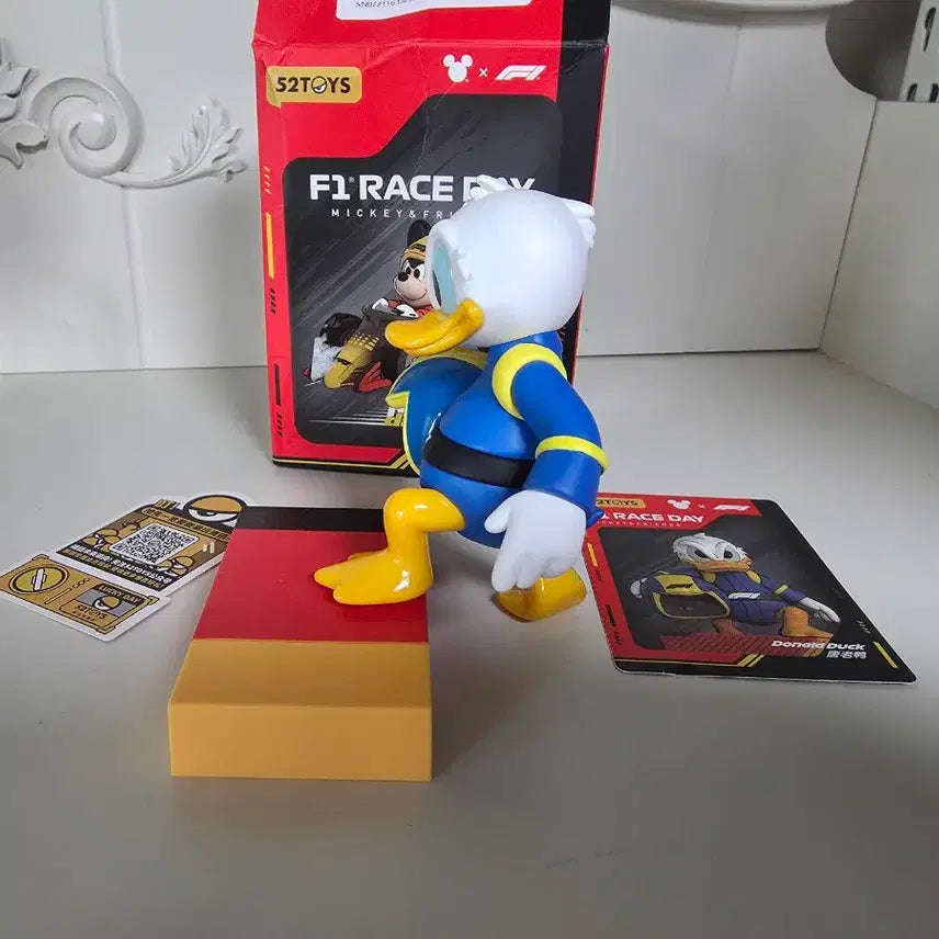 [BUNJANG] 52TOYS Disney F1 Race Day Donald Duck Figure / 52TOYS F1 디즈니 레이스 데이 도날드덕 피규어