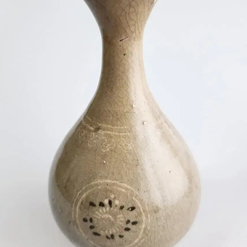 [BUNJANG] Antique Goryeo Dynasty Celadon Black and White Inlaid Chrysanthemum Vase / 골동품 고려시대 고려청자 흑백상감 국화문 주병