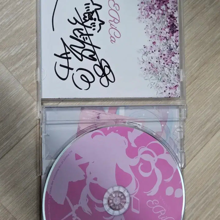 [BUNJANG] Utaite Hanatann Signed Album (ERiCa) + Towel / 우타이테 하나땅 싸인 앨범(ERiCa) + 타월
