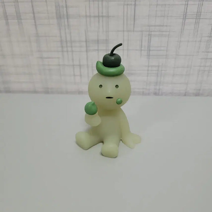 [BUNJANG] Smiski Luminous Birthday Figure / 스미스키 야광 버스데이 피규어 희귀