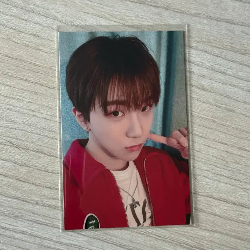 [BUNJANG] BOYNEXTDOOR Yoonhak Universal Japan Lucky Draw Photocard / 보넥도 운학 how 하우 유니버셜 재팬 포토카드 양도 럭드 보이넥스트도어