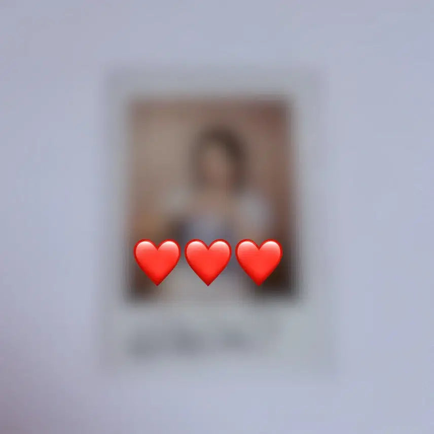 [BUNJANG] ARTMS Haseul Signed Polaroid Photocard / 아르테미스 하슬 싸폴 싸인 폴라로이드