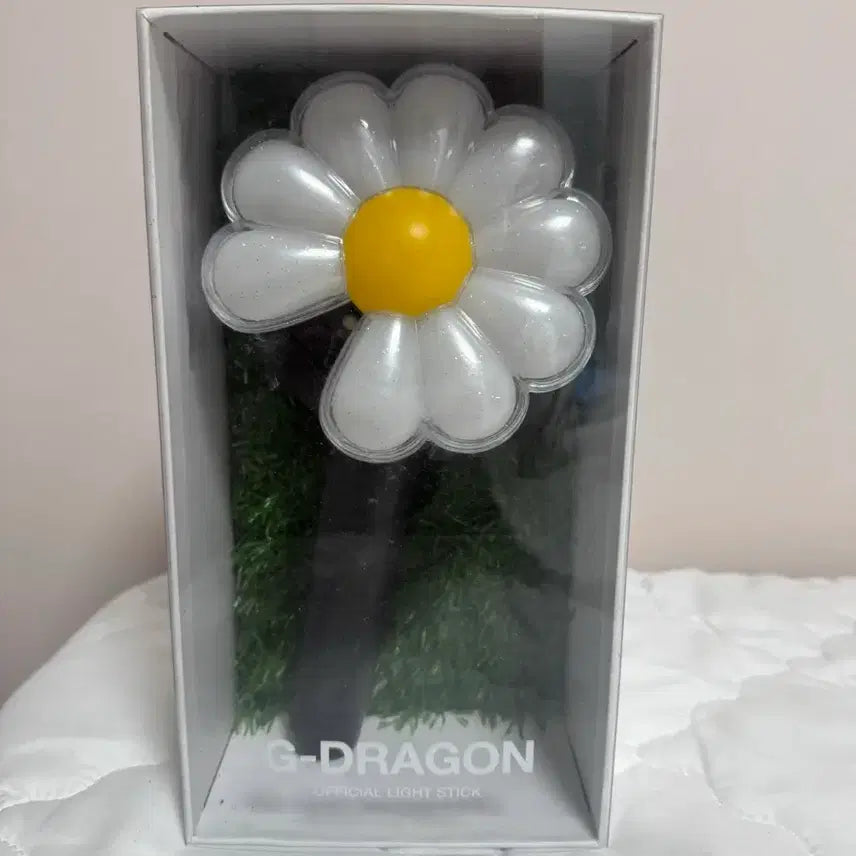 [BUNJANG] G-Dragon Official Lightstick Daisy Bong / 지드래곤 공식 응원봉 데이지봉