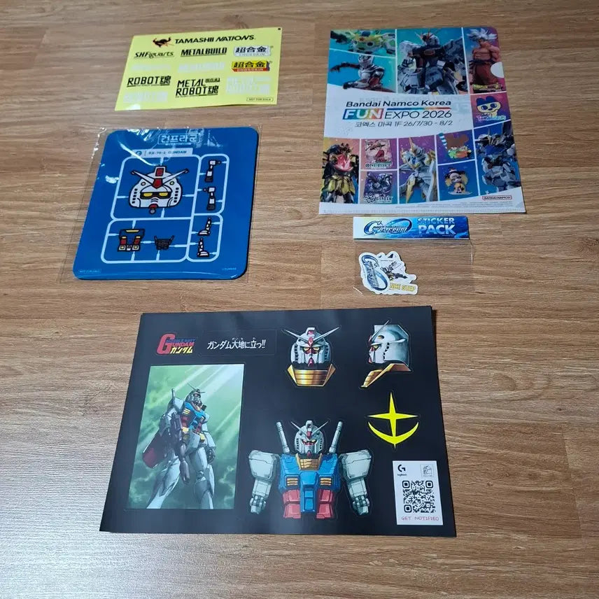 [BUNJANG] Bandai Namco Fun Expo Special Set Clear File, Gunpla-kun Mousepad, Gundam Stickers, Tamashii Nations Stickers Bundle Set / 반다이남코 펀엑스포 특전 세트 클리어파일 건프라군 마우스패드 건담 스티커 타마시네이션 스티커 등 굿즈일괄