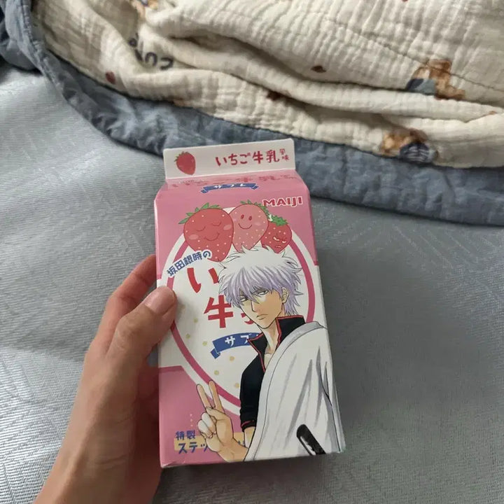 [BUNJANG] Gintama Tokyo Pop-up Exhibition Gintoki Strawberry Milk Sable Tin Official Goods / [은혼] 도쿄 팝업 전시회 긴토키 딸기우유 사브레 빈 통 공식 굿즈