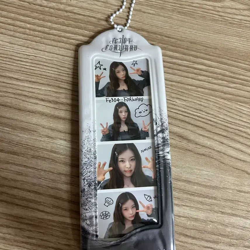 [BUNJANG] NMIXX Gyujin Photo Frame Keyring / 엔믹스 규진 포토프레임 키홀더