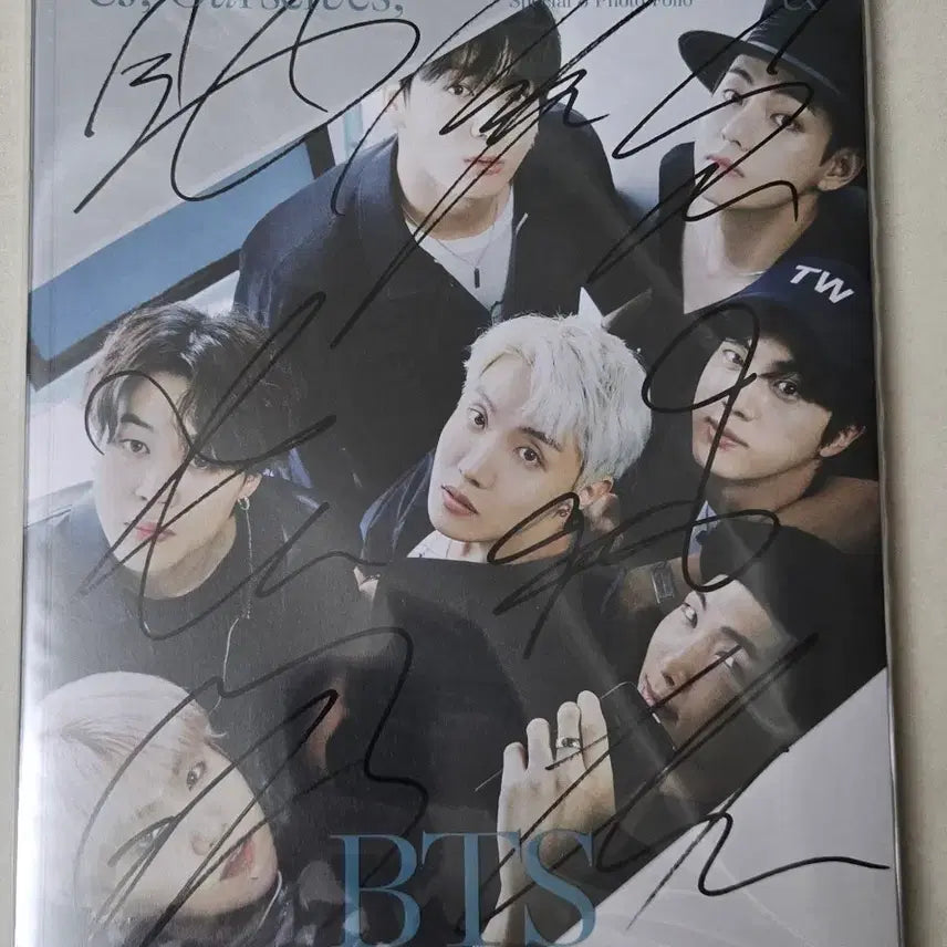 [BUNJANG] BTS (Bangtan Boys) Autographed Magazine Photobook / 방탄소년단 친필싸인 포토북 (BTS)