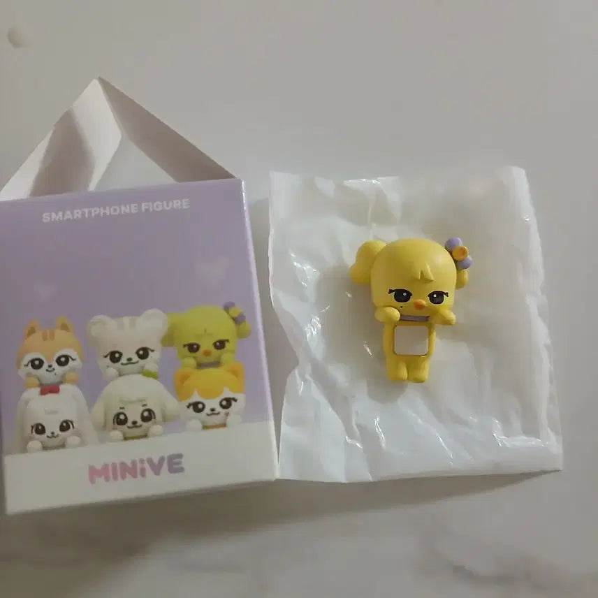 [BUNJANG] IVE Rei MiniB Pop-up Smartphone Figure / 아이브 미니브 팝업 레이 나오리 스마트폰 피규어 히퍼