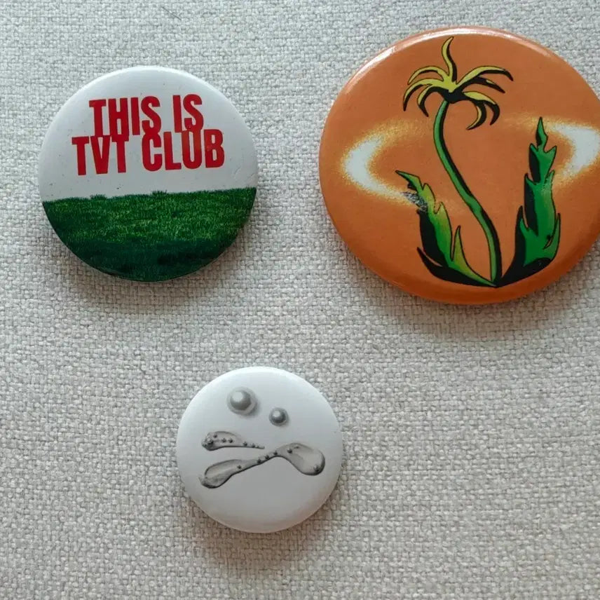 [BUNJANG] Yerin Baek The Volunteers TVT Badge Set Bundle / 백예린 더 발룬티어스 TVT 뱃지 세트 일괄