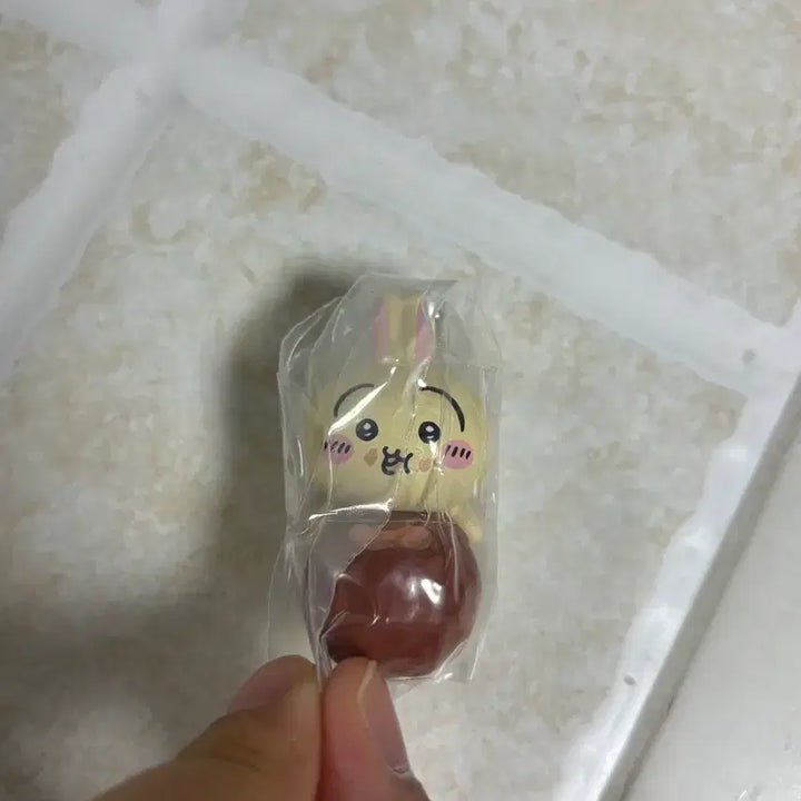 [BUNJANG] Chiikawa Usagi Tabemono Gachapon / 먼작귀 치이카와 타베모노 음식가챠 우사기 새상품