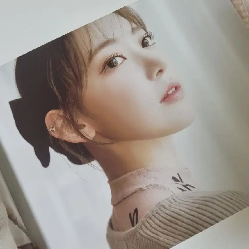 [BUNJANG] Miyawaki Sakura DICON Balletcore Version Set (Le Sserafim, IZ*ONE) / 미야와키 사쿠라 발레코어 디아이콘+특전 키링+엽서팩+ 포카 세트(르세라핌 아이즈원)