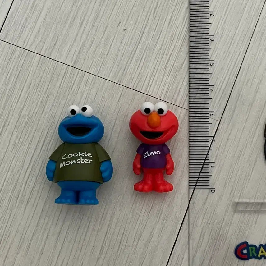 [BUNJANG] Elmo &amp; Cookie Monster Figures (Set) / 엘모 &amp; 쿠키몬스터 피규어