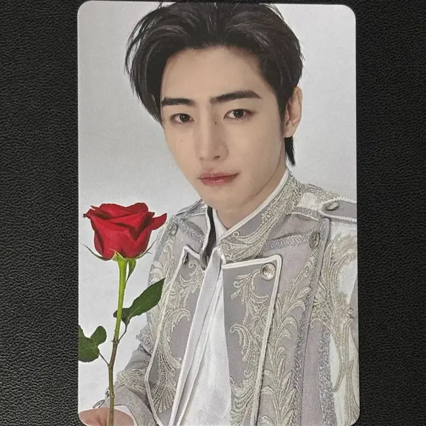 [BUNJANG] ENHYPEN Sunghoon House of Vampires Rose Photocard POB Japan Exhibition Pop-up / 엔하이픈 성훈 하우스 오브 뱀파이어 장미 포카 특전 입장 일본 전시회 팝업