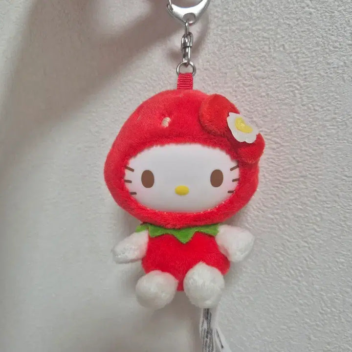 [BUNJANG] Top Toy Sanrio Hello Kitty Strawberry Keychain / 탑토이 산리오 헬로 키티 딸기 스트로베리 키링 정품