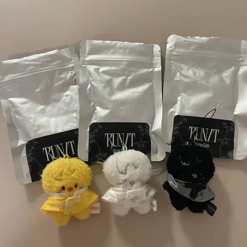 [BUNJANG] Stray Kids Run It SKZOO Micro Keyring Bbok Ari Set / 스트레이키즈 run it 스키주 마이크로키링 뽁아리셋트