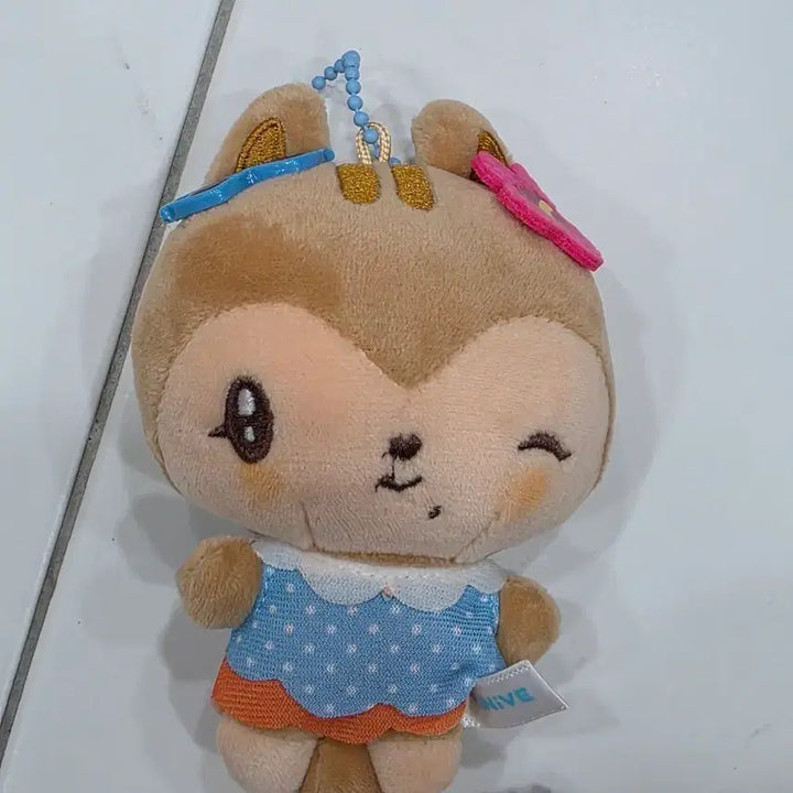 [BUNJANG] MINIVE Pop-Up Tanning MINIVE Plush Keychain (Dal-i) / 미니브팝업 태닝 미니브 플러시 (가을 / 달이)
