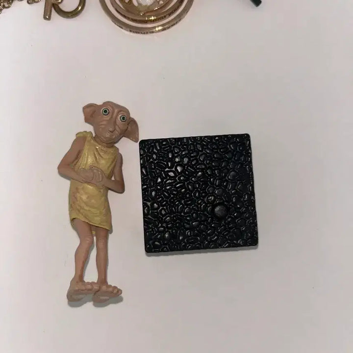 [BUNJANG] Harry Potter Dobby Figure, Golden Snitch, and Time Turner Necklace Set / 해리포터 도비 피규어 + 골든 스니치 + 시간 여행 목걸이