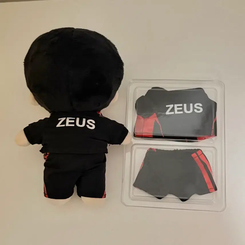 [BUNJANG] T1 Zeus Uniform Set Doll / T1 티원 제우스 유니폼 세트 인형