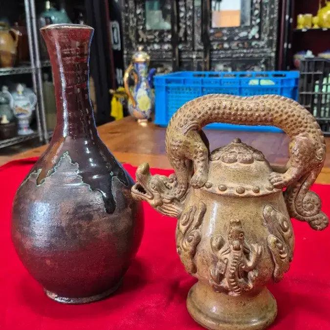 [BUNJANG] Set of 2 Traditional Korean Ceramics: Black Glaze Vase and Dragon Figurine / 전통 도자기 2점