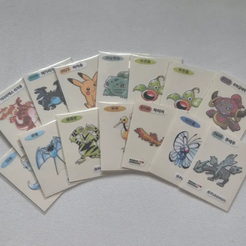 [BUNJANG] Pokemon 30th Anniversary Artwork Bundle Set of Stickers: Charizard, Moltres, Kyurem, Pikachu, Bulbasaur / 일괄 포켓몬 띠부씰 30주년 아트워크 리자몽 파이어 큐레무 피카츄 이상해씨