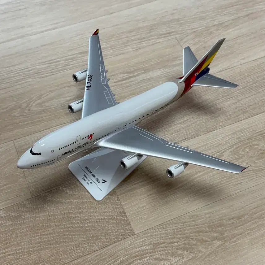 [BUNJANG] Asiana Airlines Boeing 747 Model HL7428 / 아시아나항공 비행기 보잉 747 모형
