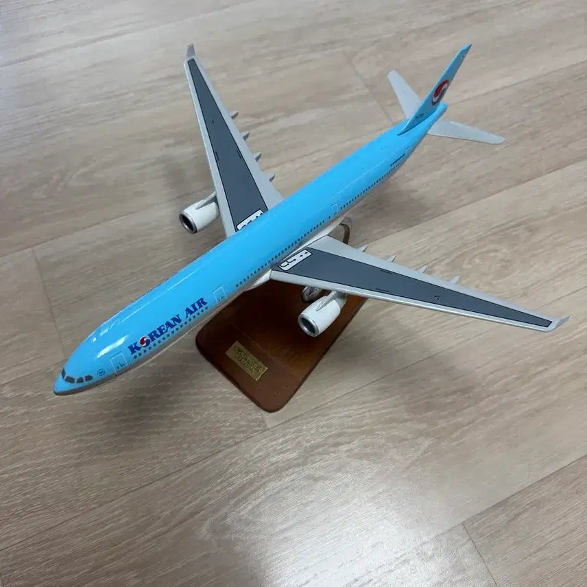 [BUNJANG] Korean Air A330 Airplane Model / 대한항공 비행기 A330 모형