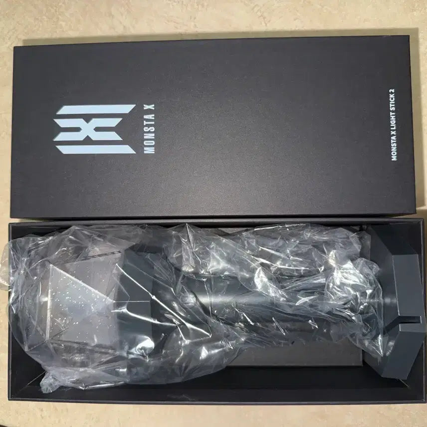 [BUNJANG] MONSTA X Official Lightstick Ver. 2 / 몬스타엑스 공식 응원봉 라이트스틱 2
