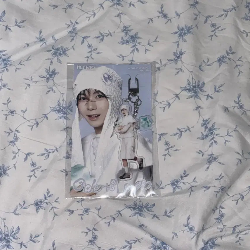 [BUNJANG] O2 Love Ryo Acrylic Keyring Sealed / 오투럽 료 아크릴 키링 미개봉 양도해요