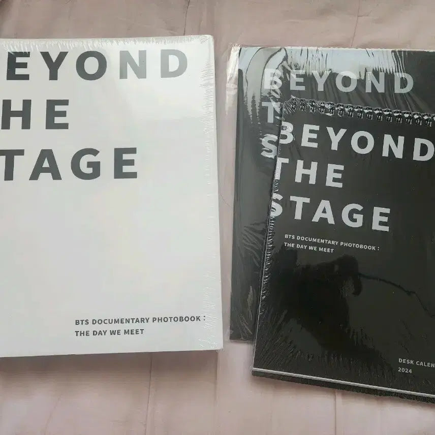 [BUNJANG] BTS Beyond The Stage Photobook &amp; Desk Calendar Set / BTS 비욘드 더 스테이지 포토북 &amp; 데스크 캘린더 세트