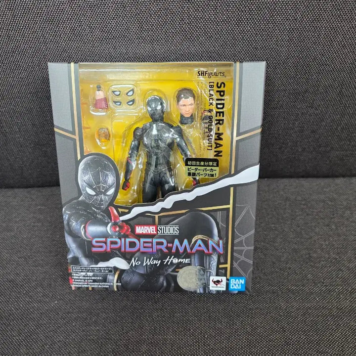 [BUNJANG] S.H.Figuarts Spider-Man Black &amp; Gold Suit (First Edition) with Portal &amp; Magic Circle Stand Set / SHF 스파이더맨 블랙앤골드슈트 초회판 &amp; 스탠드 세트