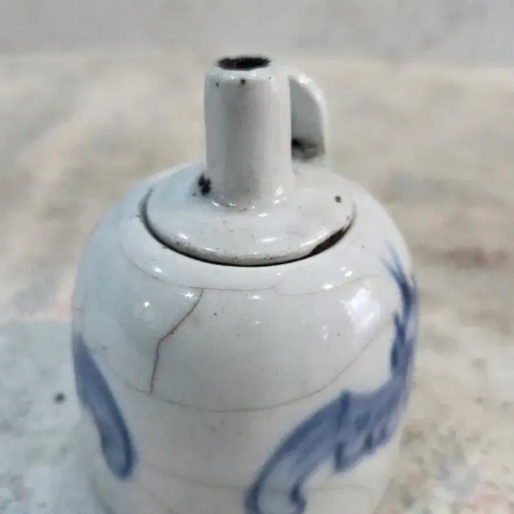 [BUNJANG] Antique Celadon Porcelain Bat Motif Lantern / 민속품  / 옛날 청화백자 박쥐문 호롱