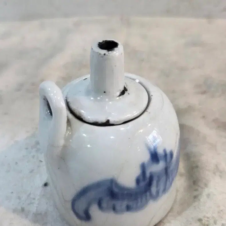 [BUNJANG] Antique Celadon Porcelain Bat Motif Lantern / 민속품  / 옛날 청화백자 박쥐문 호롱