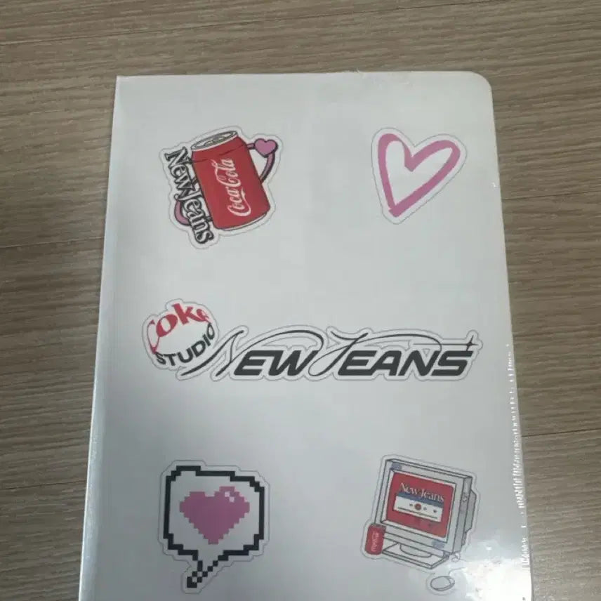 [BUNJANG] NewJeans Coke Studio Collaboration Notebook (Sealed) / 뉴진스 코크스튜디오 콜라보 노트 미개봉